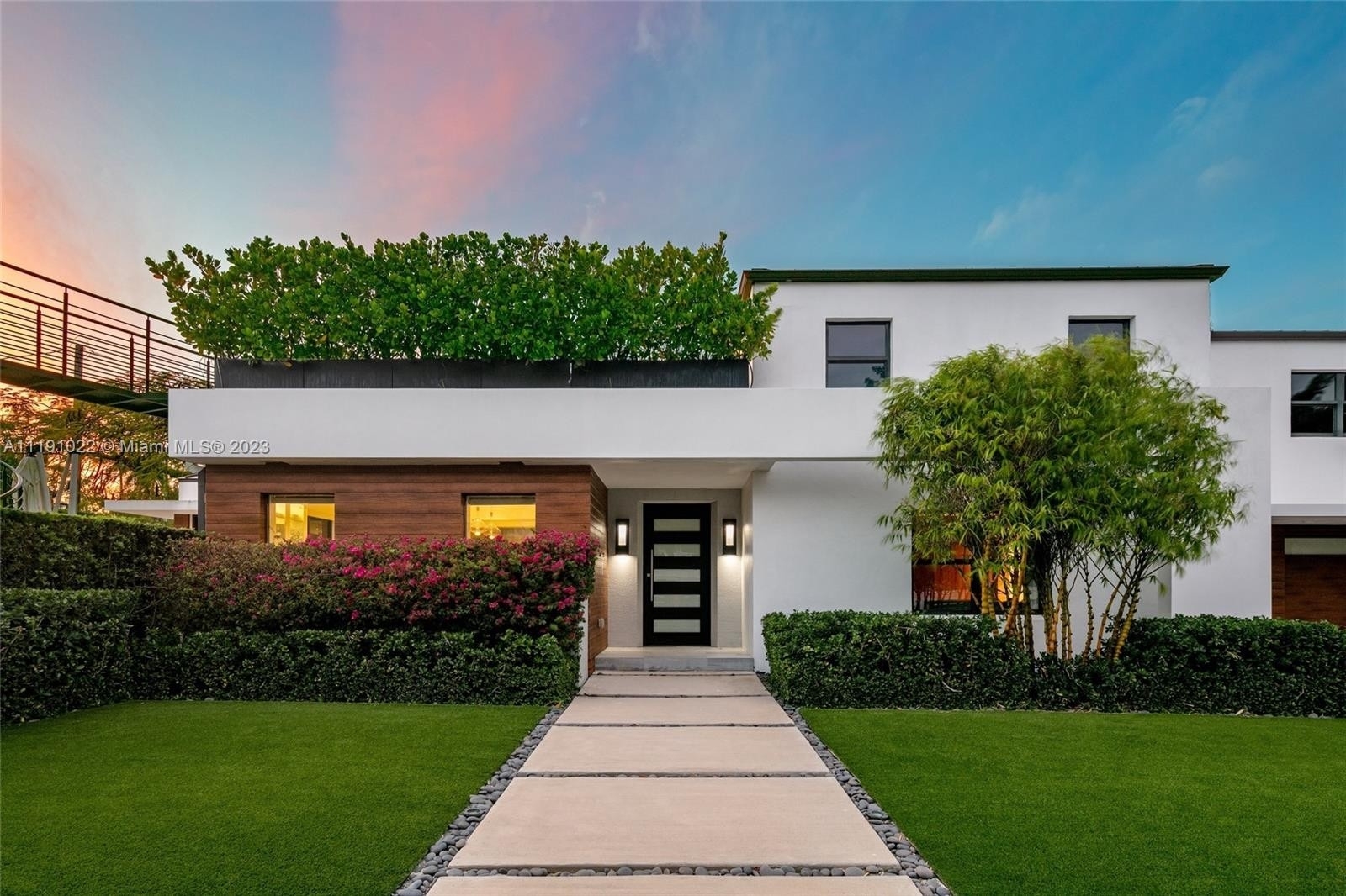 Single Family Home for Sale at La Gorce, Miami Beach, FL 33140