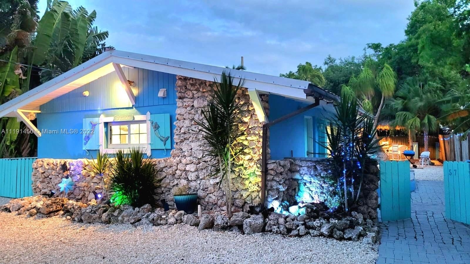 39. Single Family Homes pour l Vente à Largo Sound Park, Key Largo, FL 33037