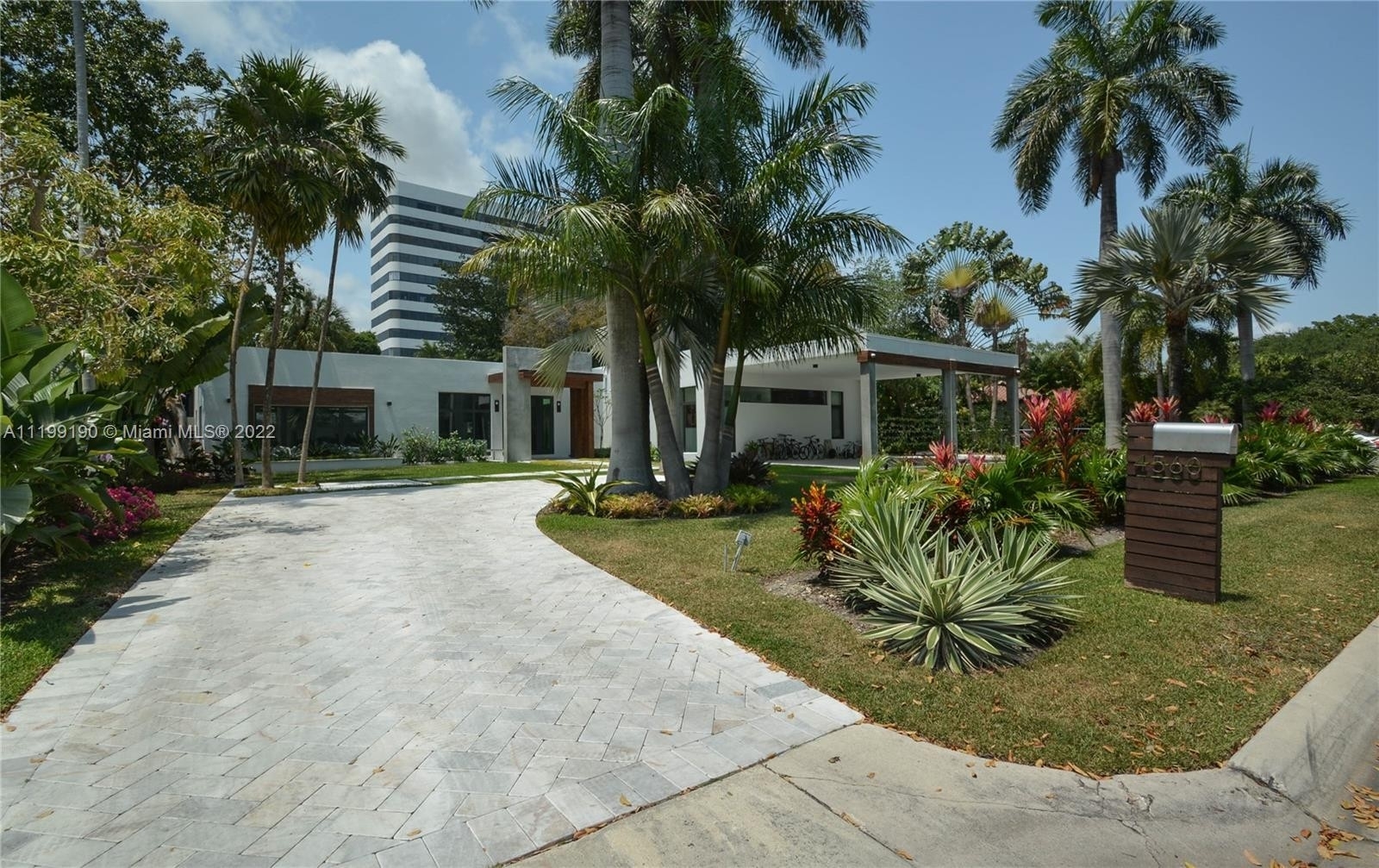 31. Single Family Homes 為 特賣 在 Bay Point, Miami, FL 33137
