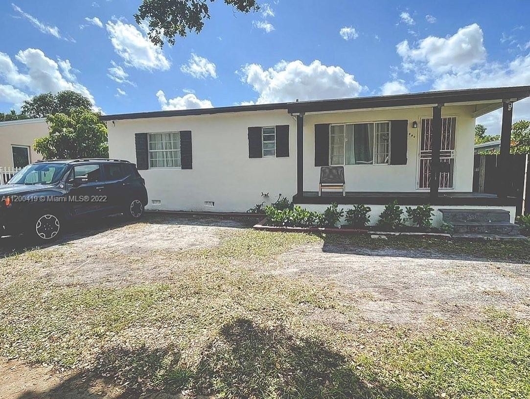 Дом на одну семью для того Продажа на Address Not Available Alhambra Heights, North Miami, FL 33168