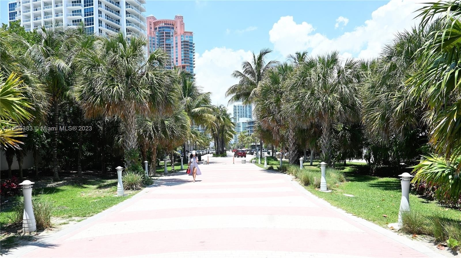 30. Condominiums for Sale at 61 Collins Ave, 201 SoFi, Miami Beach, FL 33139