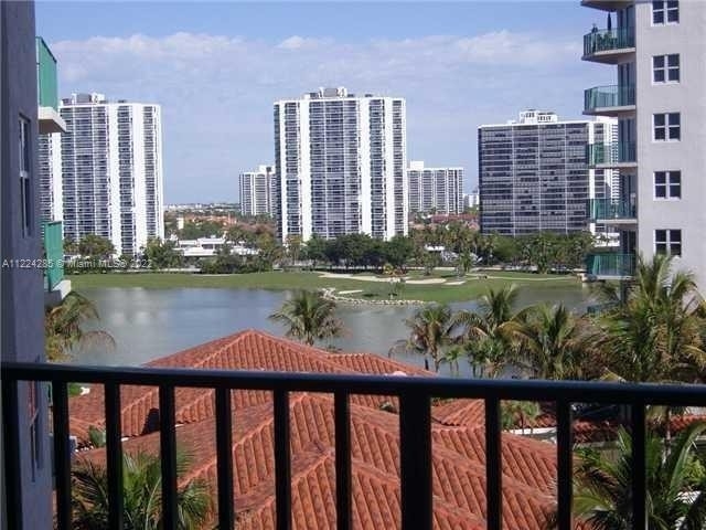 Property в 19900 E Country Club Dr , 916 Biscayne Yacht and Country Club, Aventura, FL 33180