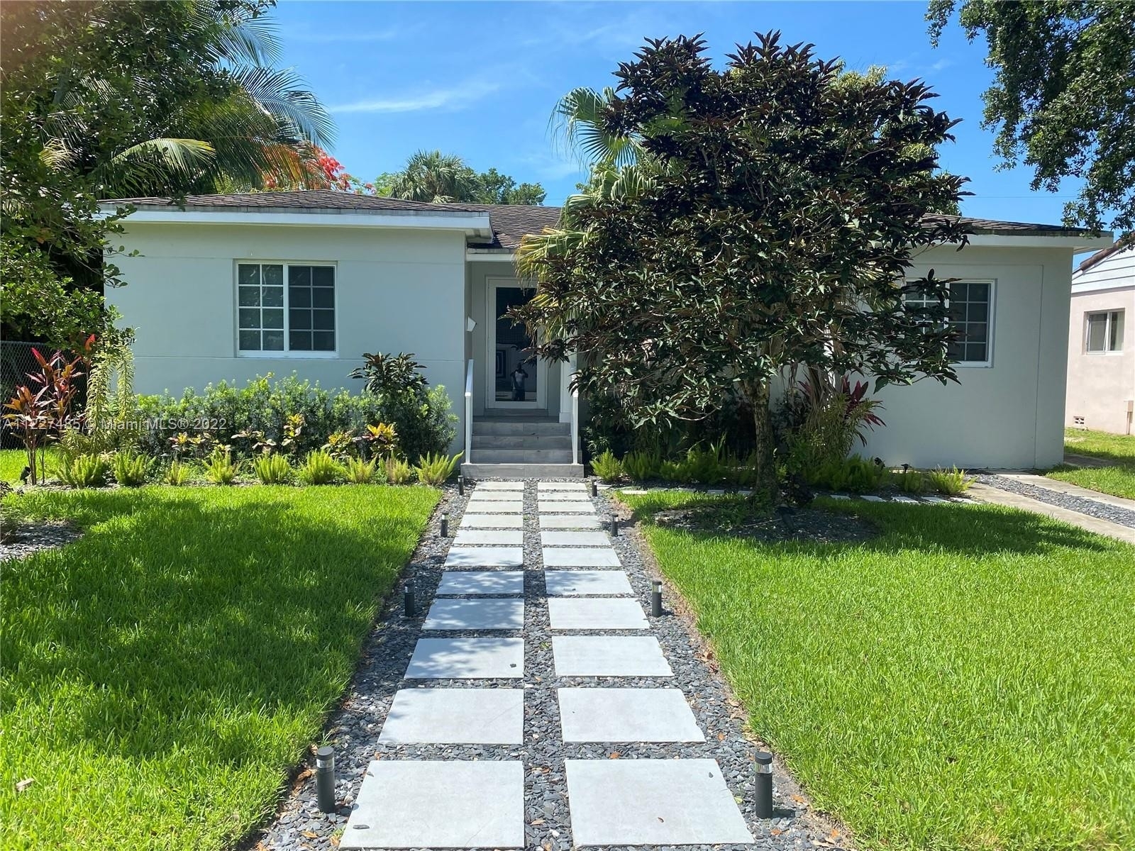 Single Family Home at Miami Springs, FL 33166