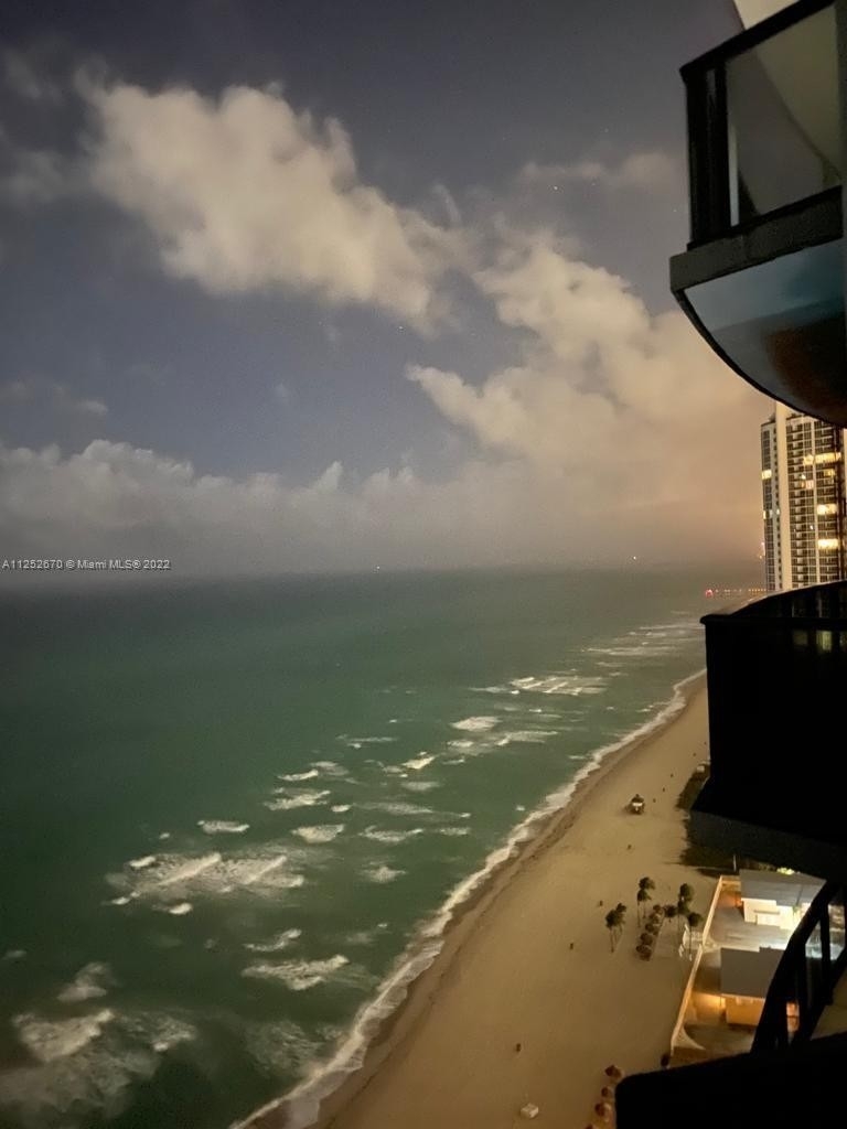 28. Condominiums at 18555 Collins Ave , 3005 North Biscayne Beach, Sunny Isles Beach, FL 33160