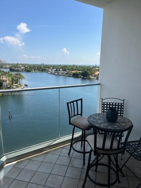 12. Condominiums for Sale at 19707 Turnberry Way , 9K Biscayne Yacht and Country Club, Aventura, FL 33180