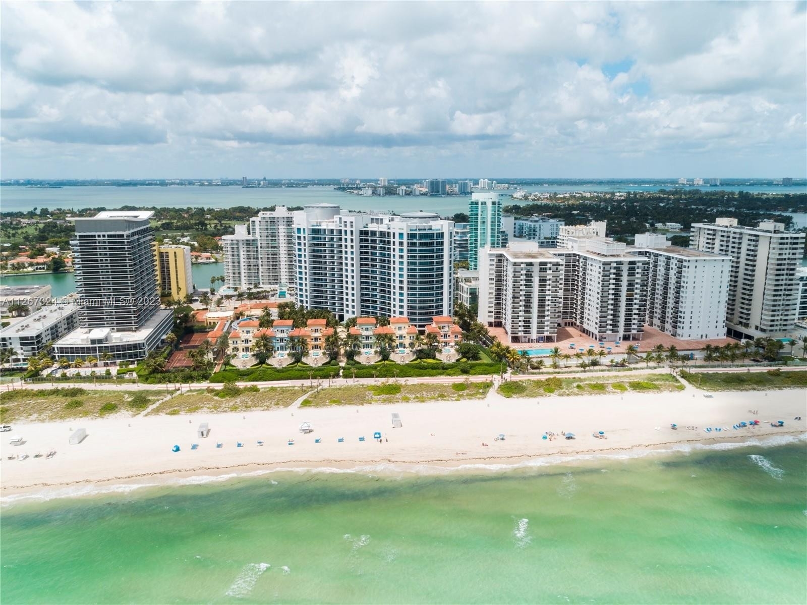 15. Condominiums for Sale at 5959 Collins Ave, 1807 Ocean Front, Miami Beach, FL 33140