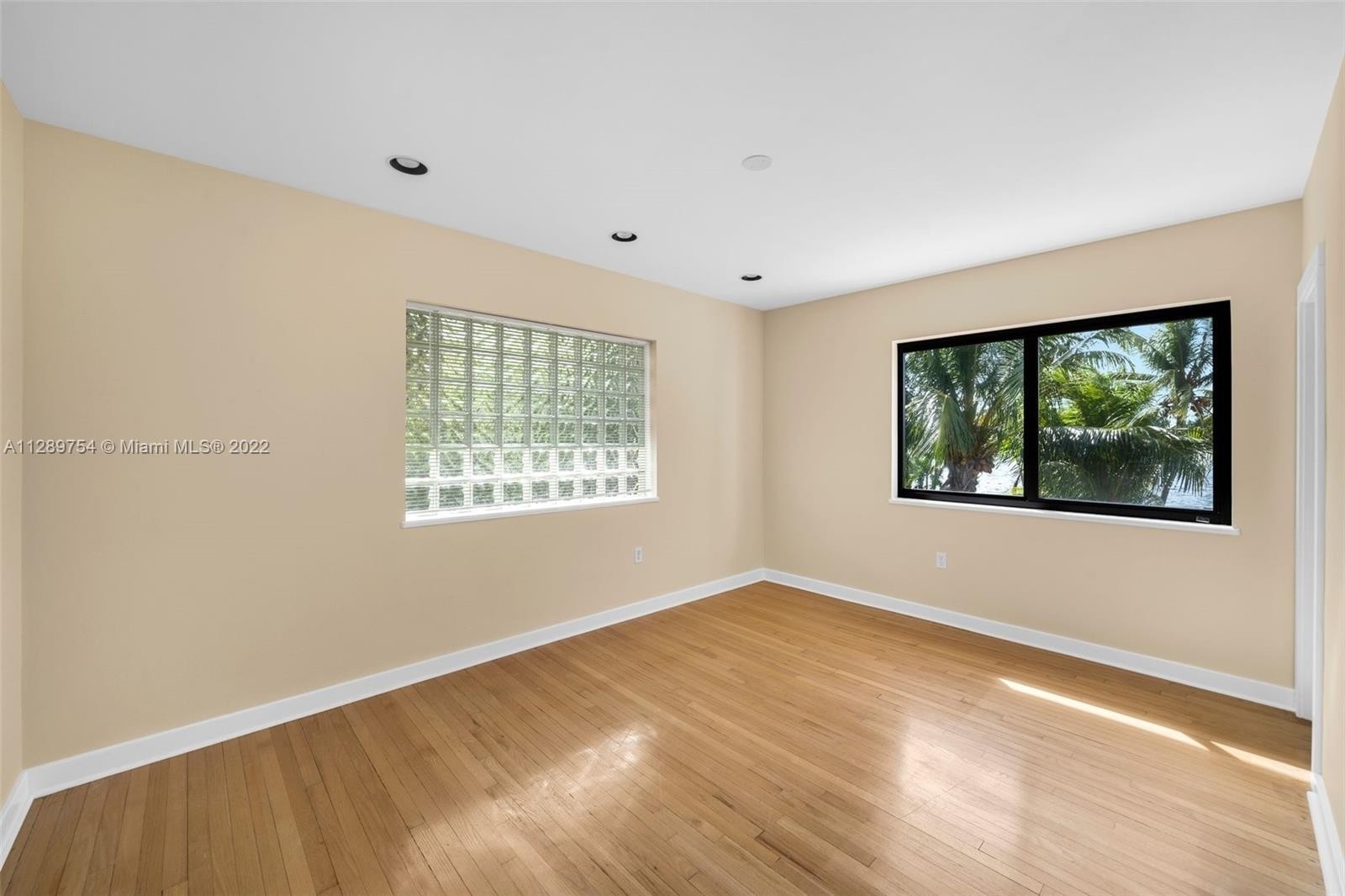 22. Single Family Homes at Isle of Normandy Ocean Side, Miami Beach, FL 33141