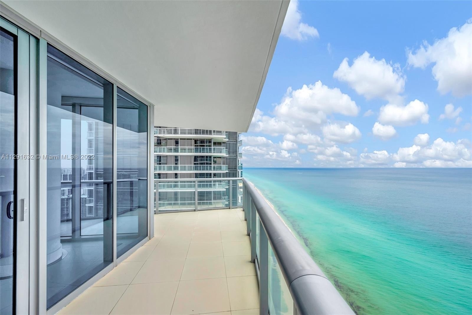 31. Condominiums for Sale at 17001 Collins Ave , 3908 Sunny Isles Beach, FL 33160