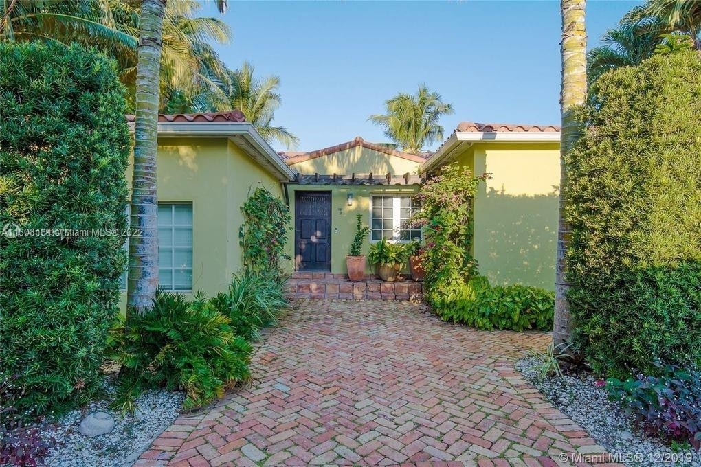 18. Single Family Homes at Belle Isle, Miami Beach, FL 33139