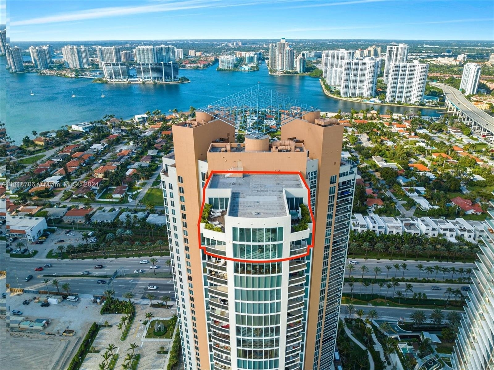 7. Condominiums for Sale at 18911 Collins Ave, 3701 North Biscayne Beach, Sunny Isles Beach, FL 33160