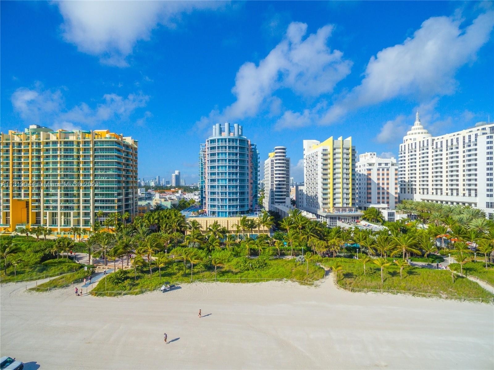 31. Condominiums for Sale at 1500 Ocean Dr, 1003 Miami Beach City Center, Miami Beach, FL 33139