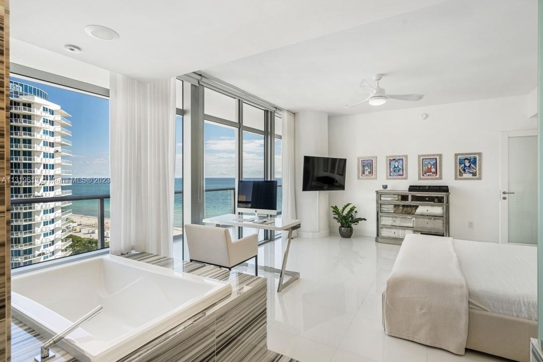 13. Condominiums for Sale at 3737 Collins Ave, S-1401 Ocean Front, Miami Beach, FL 33140