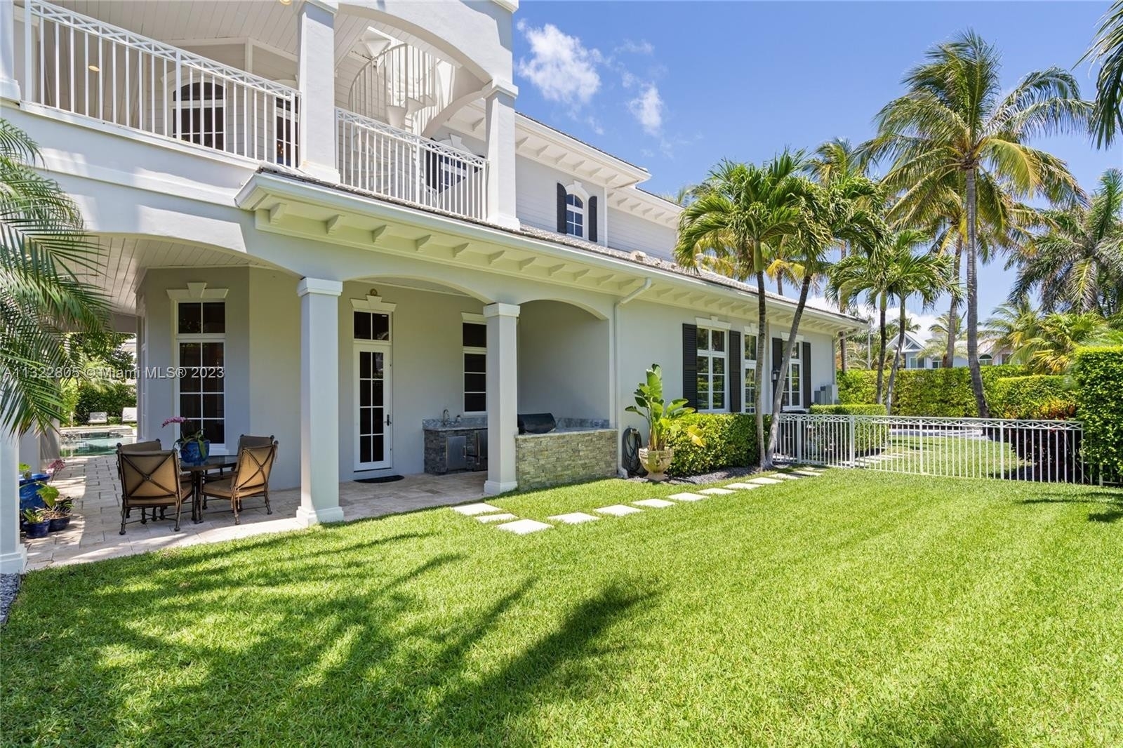 29. Single Family Homes for Sale at Delray Beach, FL 33483
