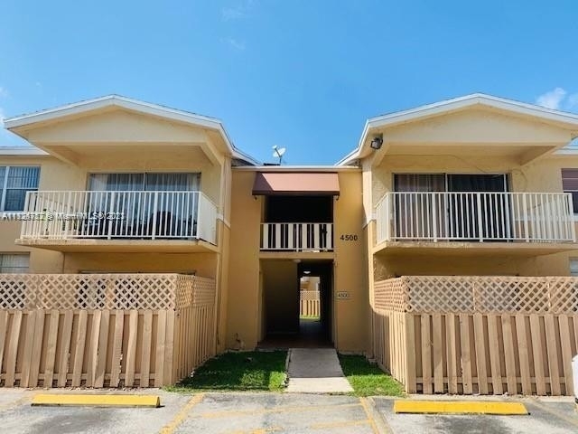 Single Family Townhouse at 4500 NW 79th Ave , 2B Doral, FL 33166
