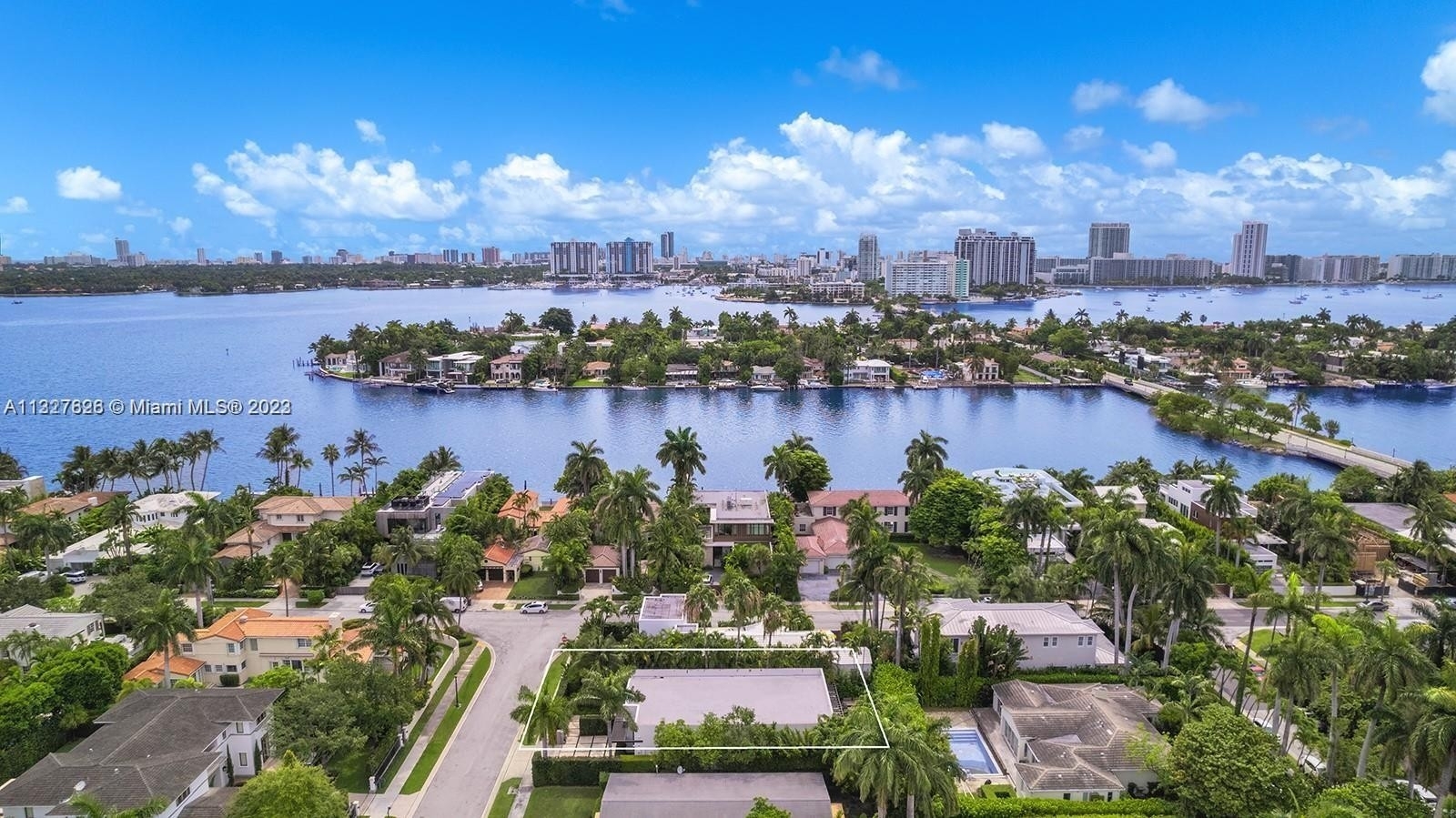 30. Single Family Homes for Sale at South Beach, Miami Beach, FL 33139