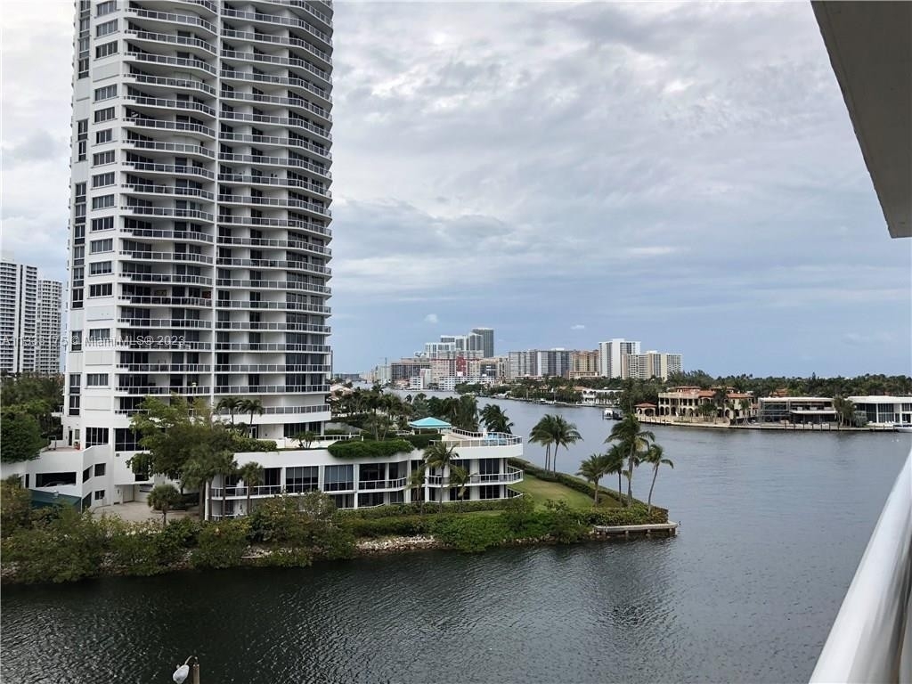 12. Condominiums for Sale at 20515 E Country Club Dr , 642 Biscayne Yacht and Country Club, Aventura, FL 33180