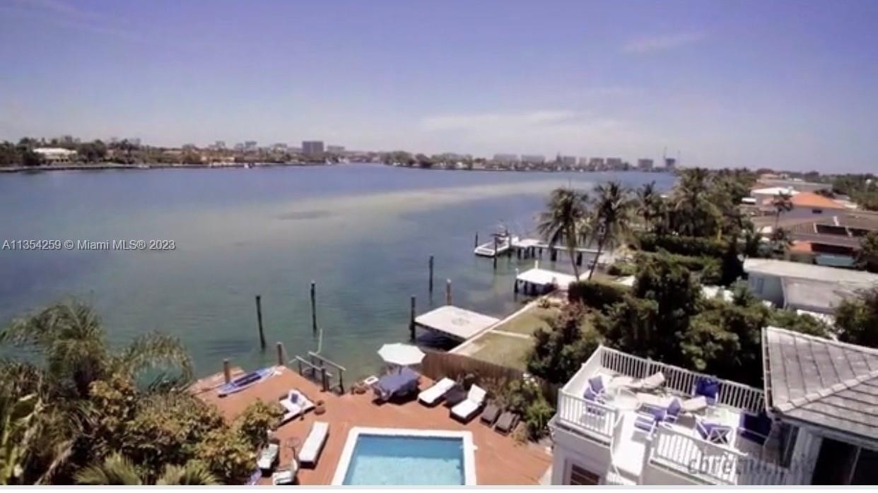 37. Single Family Homes for Sale at Biscayne Point, Miami Beach, FL 33141