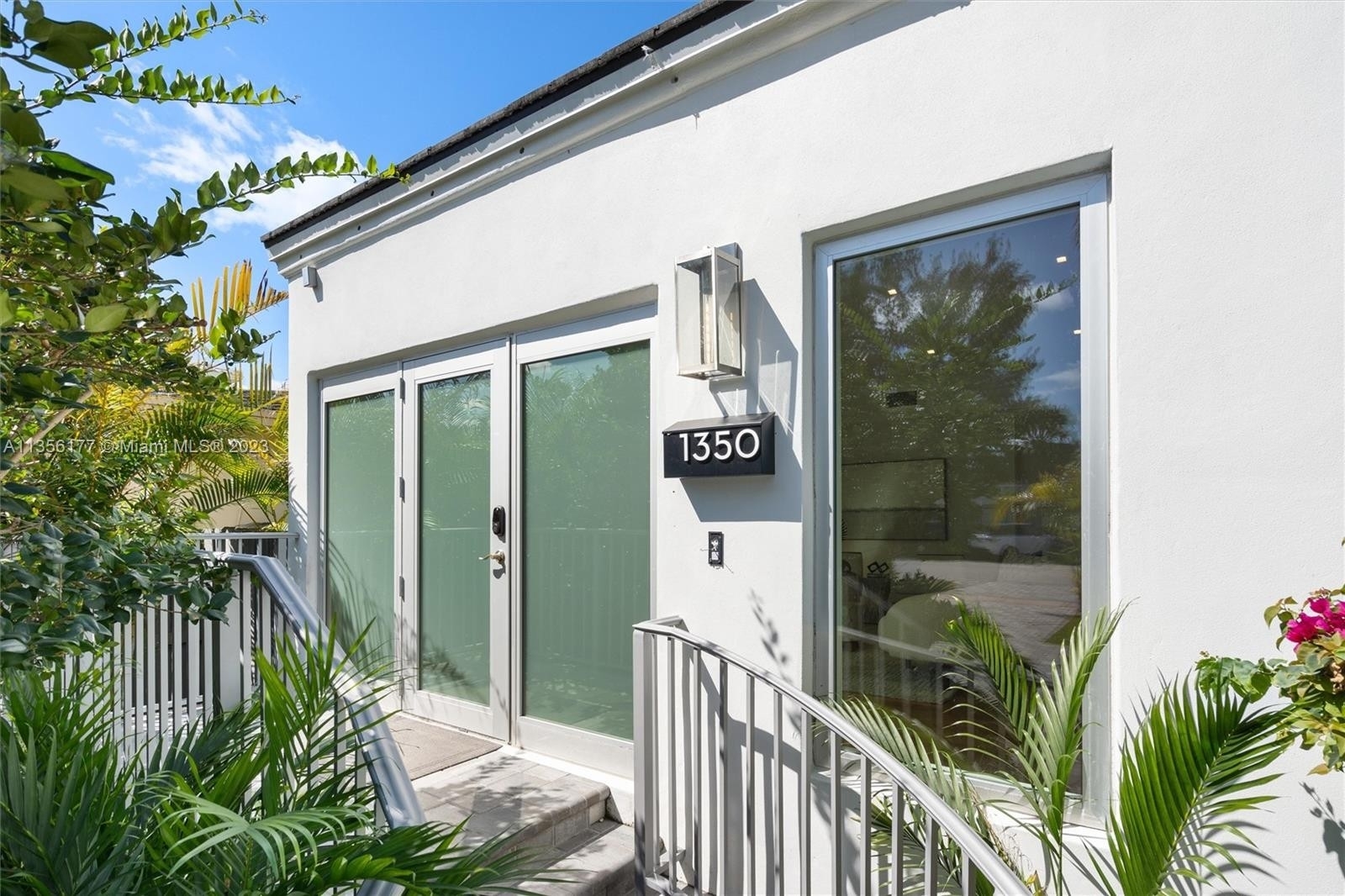 24. Single Family Homes for Sale at South Beach, Miami Beach, FL 33139