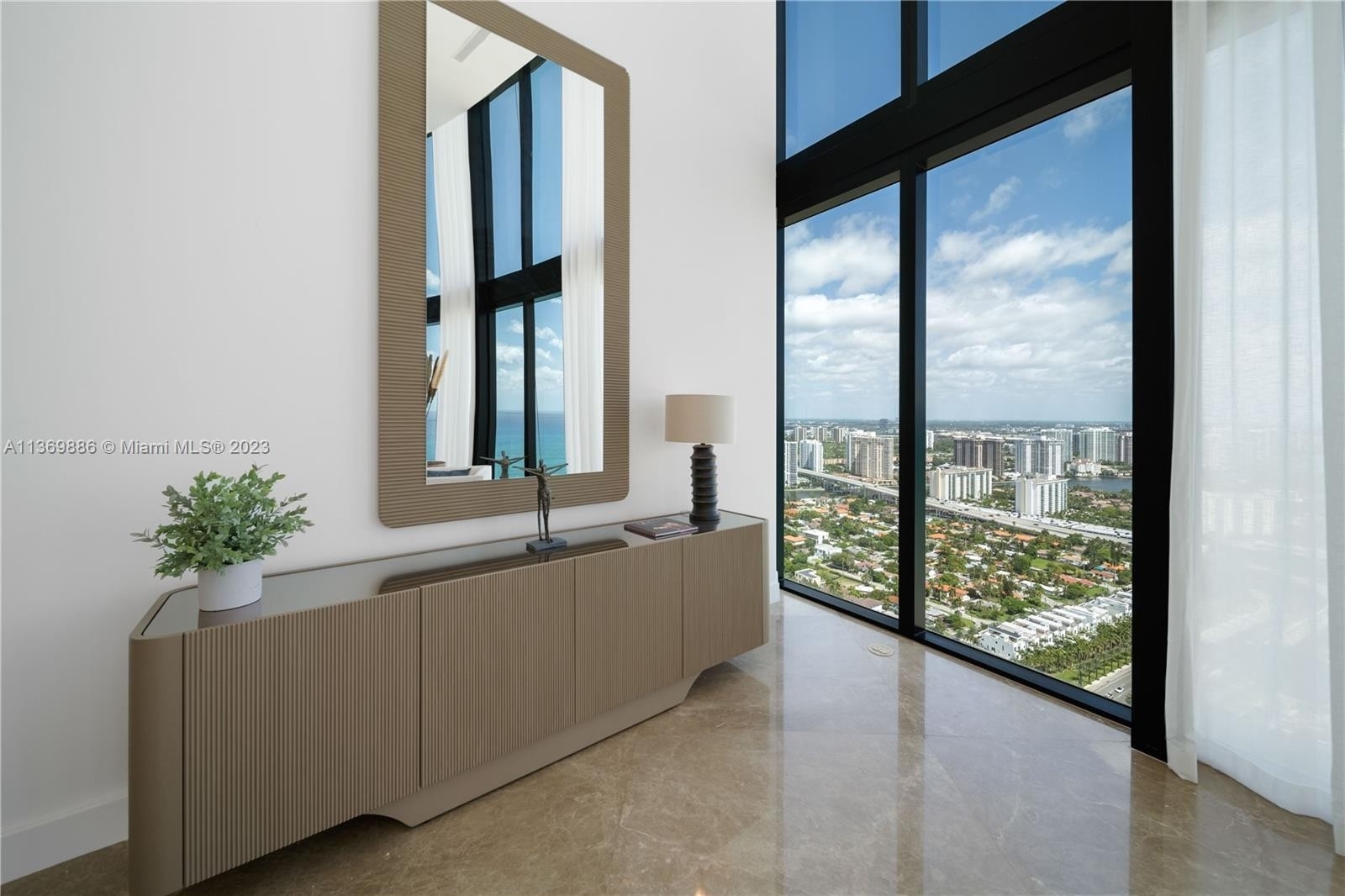 9. Condominiums for Sale at 18555 Collins Ave, 4005 North Biscayne Beach, Sunny Isles Beach, FL 33160