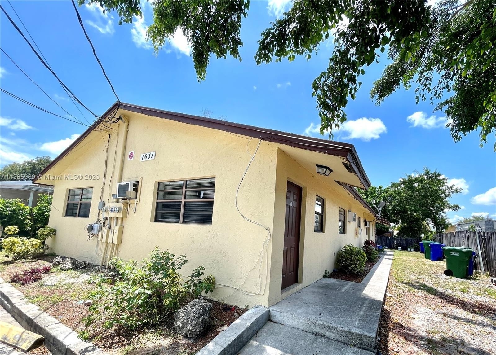 Rentals at 1631 SW 44th Ave, A Broadview Park, Fort Lauderdale, FL 33317