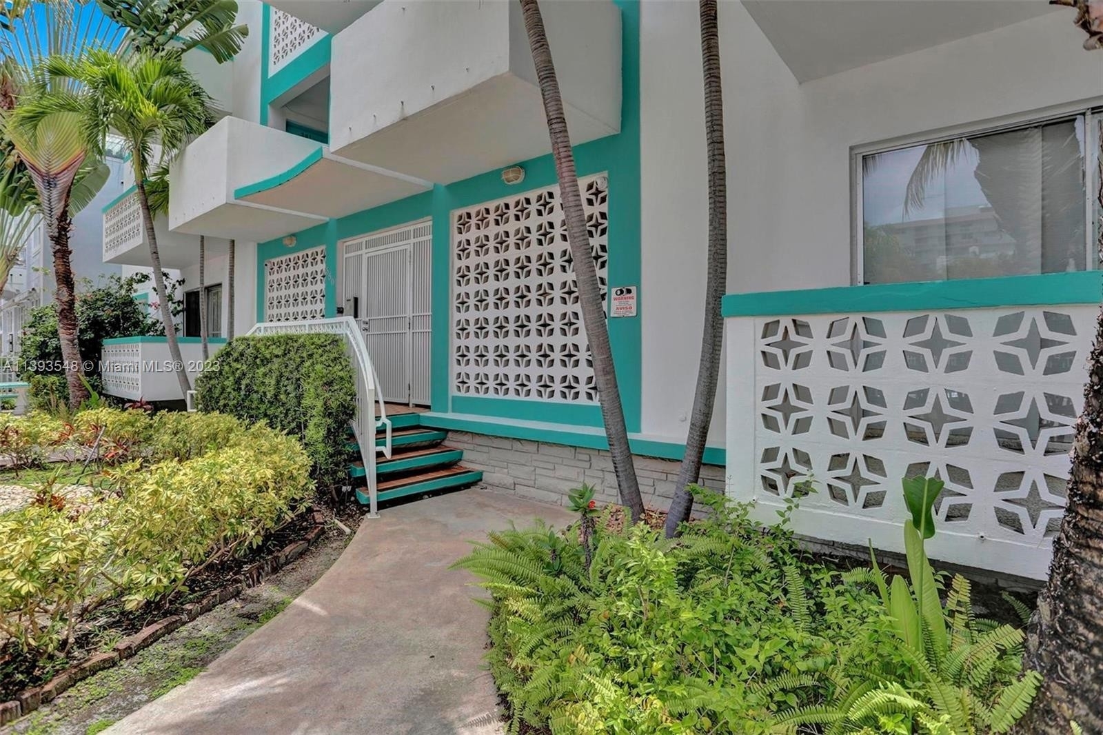 Single Family Home for Sale at 350 Collins Ave, 310 SoFi, Miami Beach, FL 33139