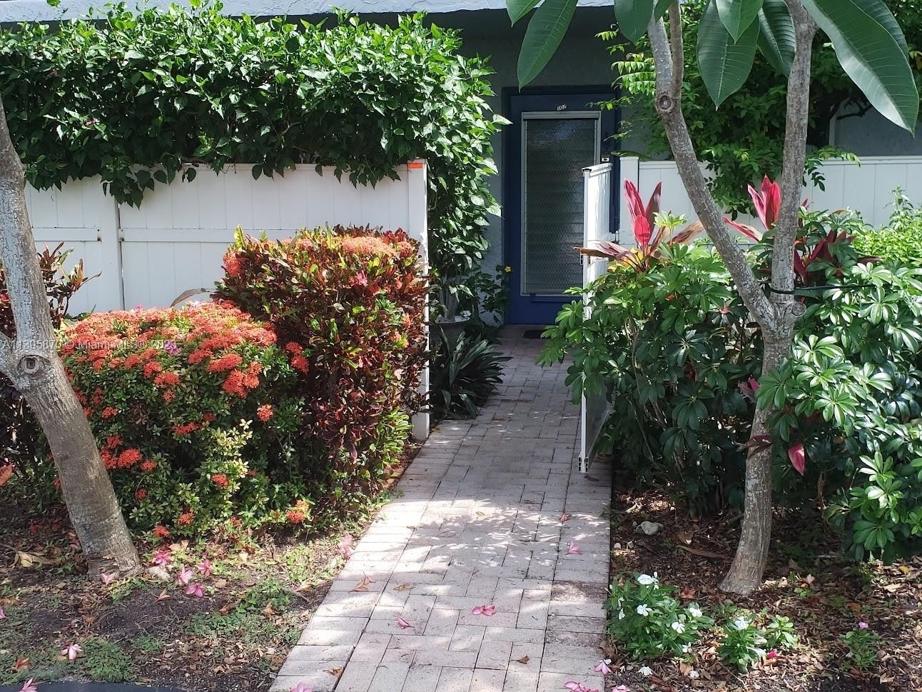 Condominium for Sale at 14701 Cumberland Dr, 1070 Villages Of Oriole, Delray Beach, FL 33446