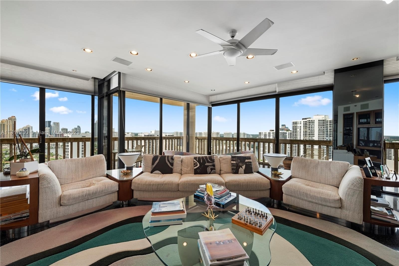 17. Condominiums for Sale at 19355 TURNBERRY WAY, TW-E Biscayne Yacht and Country Club, Aventura, FL 33180