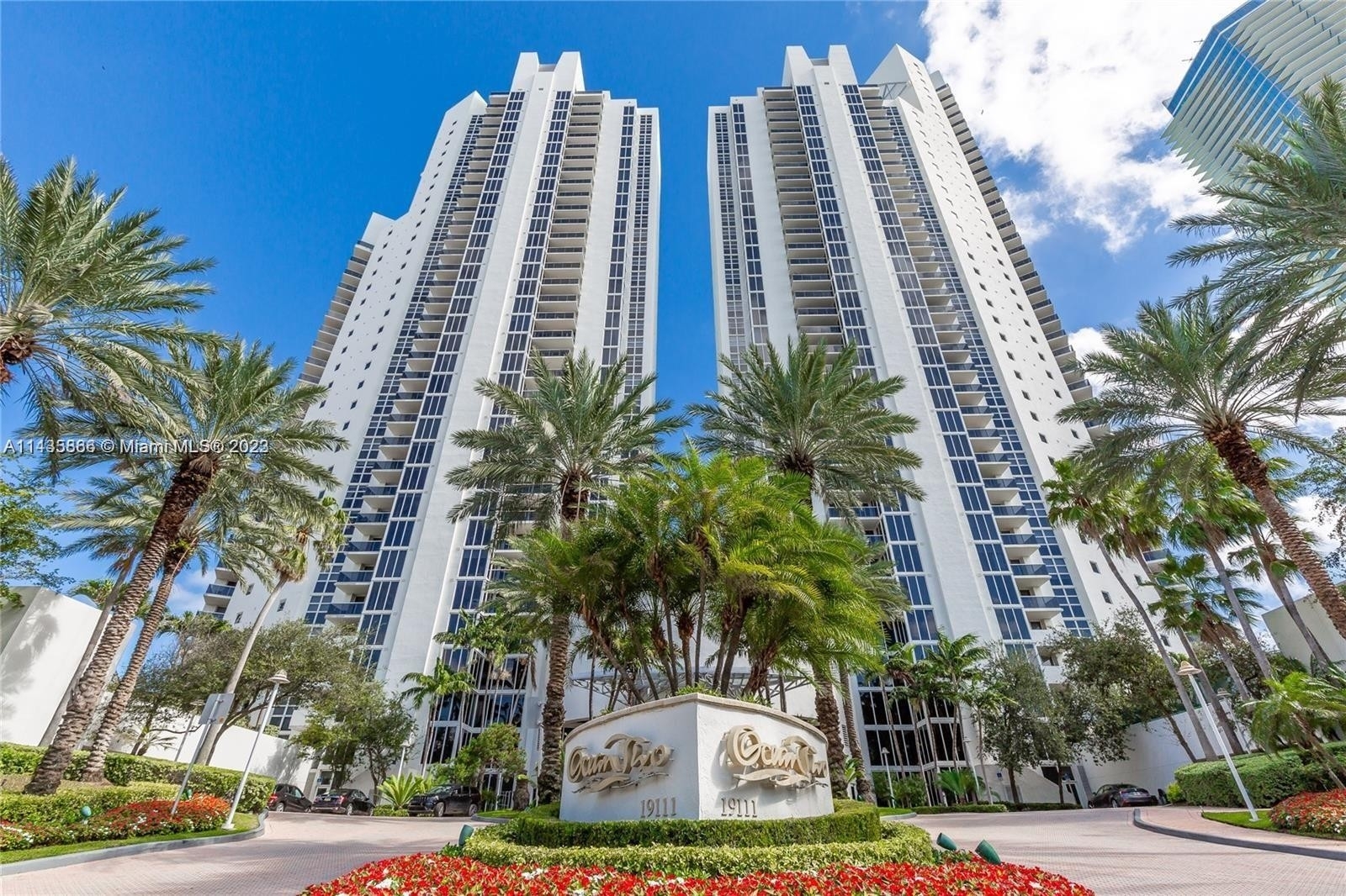 16. Condominiums for Sale at 19111 Collins Ave, 201 North Biscayne Beach, Sunny Isles Beach, FL 33160