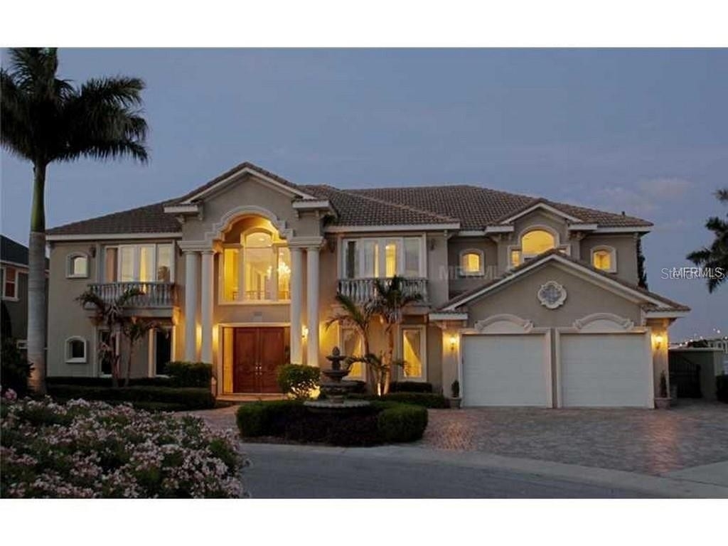 15. Single Family Homes для того Продажа на Belleair Beach, FL 33786