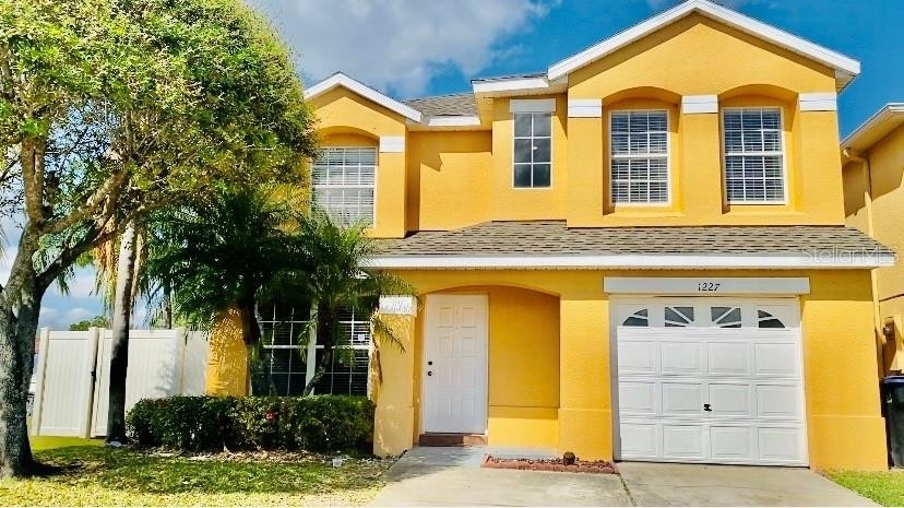 1. Single Family Homes for Sale at Center Lake, Orlando, FL 32824