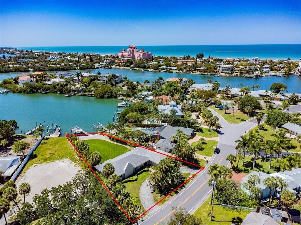 11. Single Family Homes for Sale at Belle Vista, St. Pete Beach, FL 33706