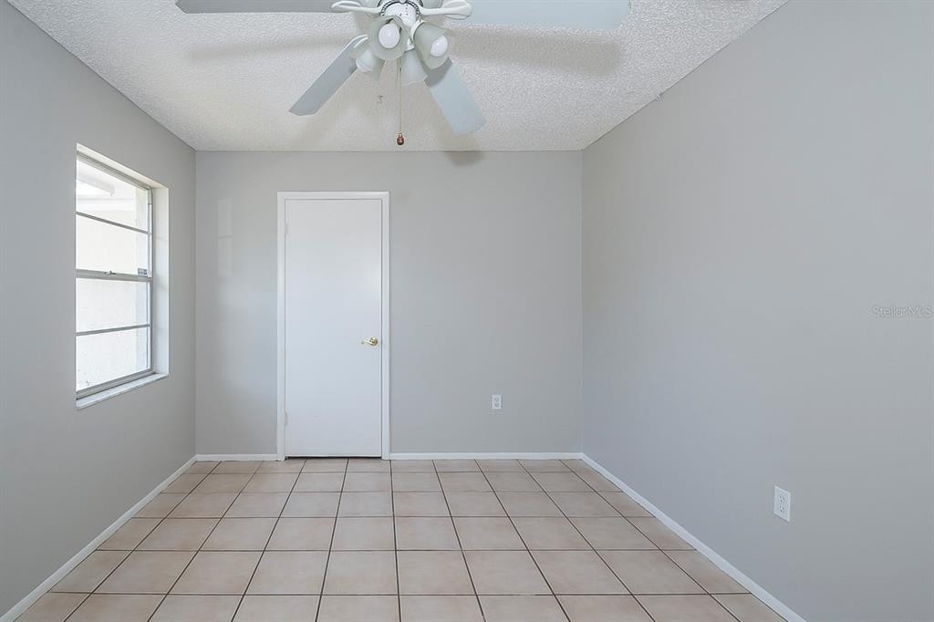 22. Single Family Homes for Sale at Crystal Lake North, Lakeland, FL 33801