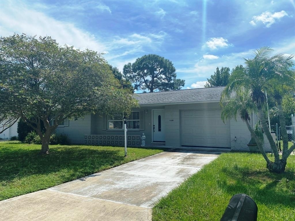 Maison unifamiliale pour l Vente à Bay Ridge Terrace, Seminole, FL 33772