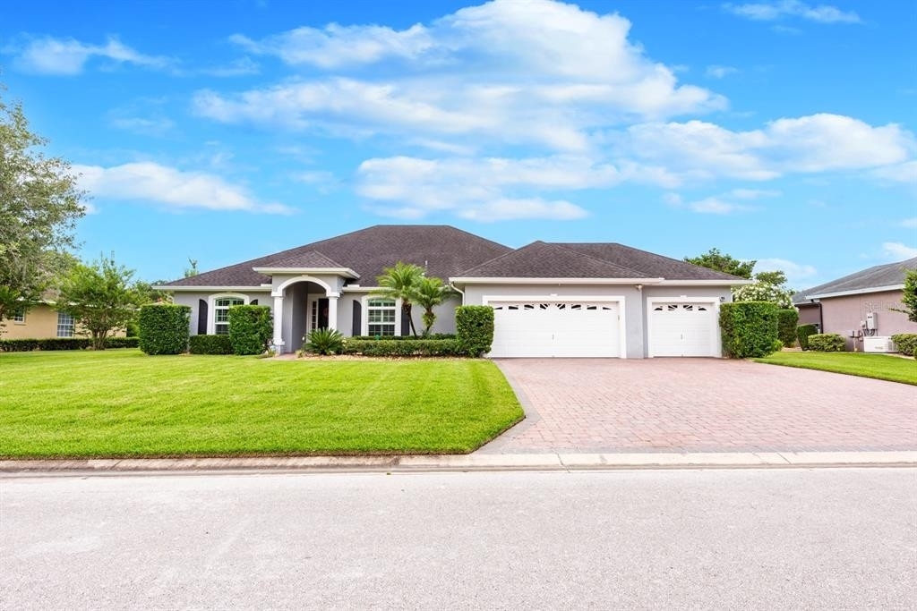 35. Single Family Homes for Sale at Cypresswood Country Club, Winter Haven, FL 33884