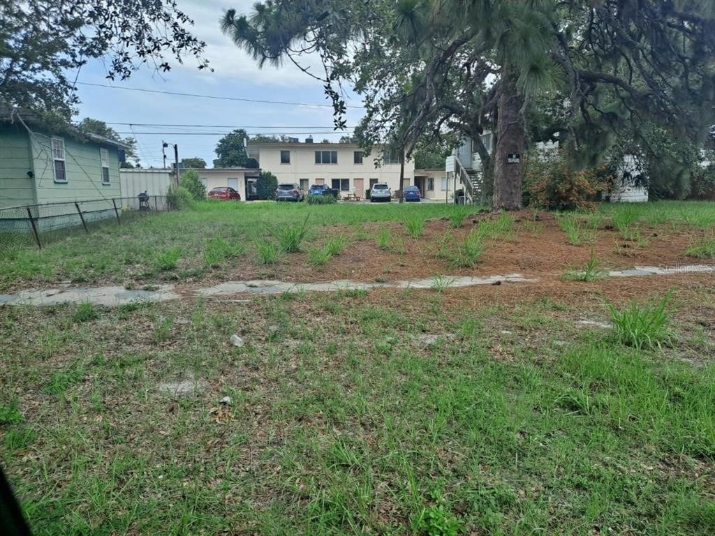 土地 為 特賣 在 Central Oak Park, St. Petersburg, FL 33711