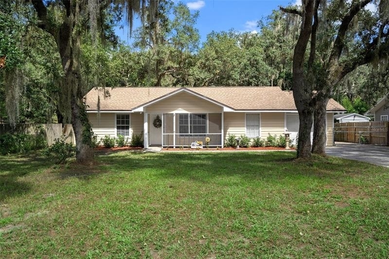 Maison unifamiliale pour l Vente à Ridge Manor, Dade City, FL 33523
