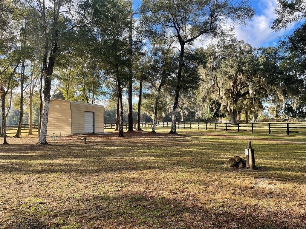 21. Farm and Ranch Properties for Sale at Ocala, FL 34482
