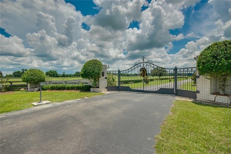16. Farm and Ranch Properties for Sale at Ocala, FL 34475