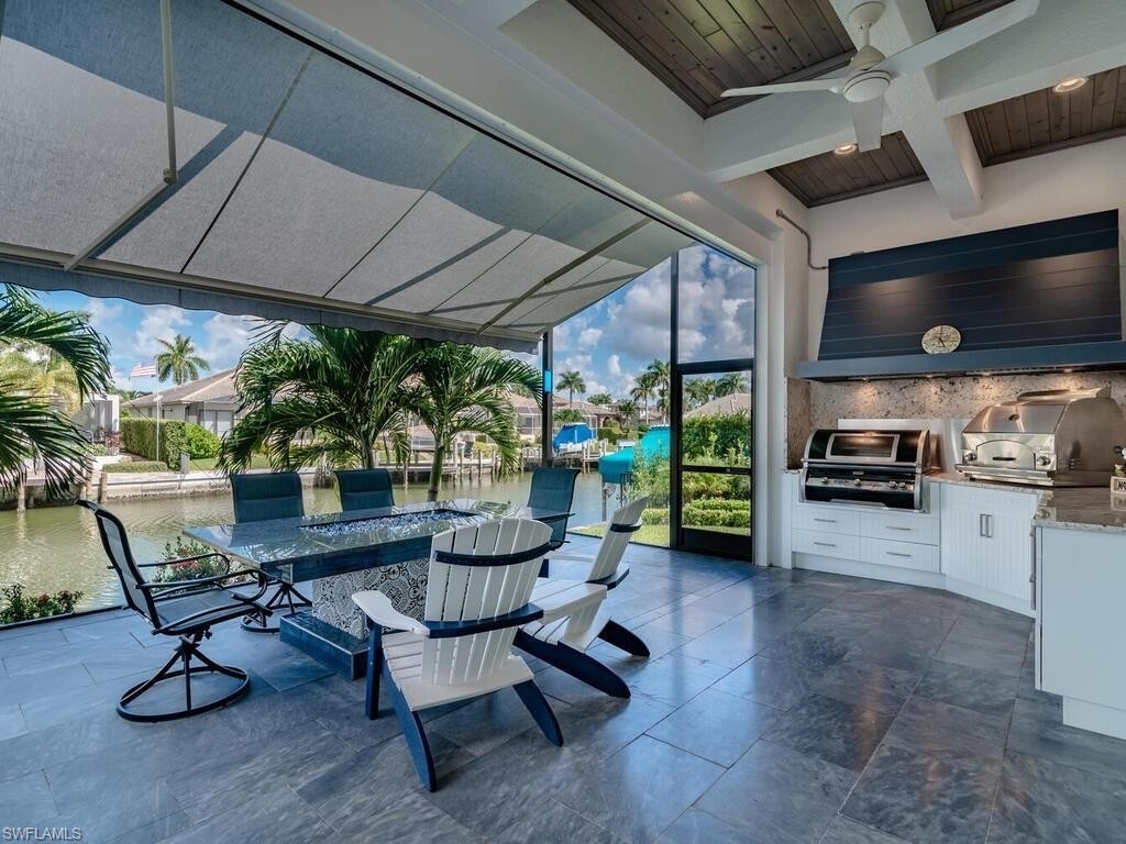 31. Single Family Homes for Sale at Marco Beach, Marco Island, FL 34145
