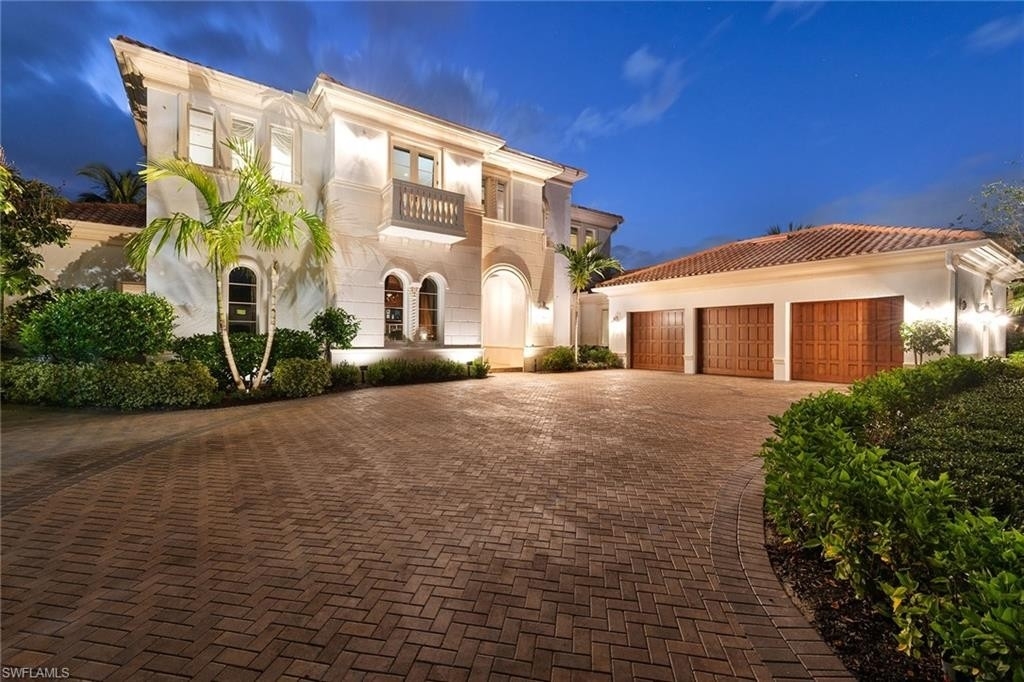 Single Family Home for Sale at Naples, FL 34114