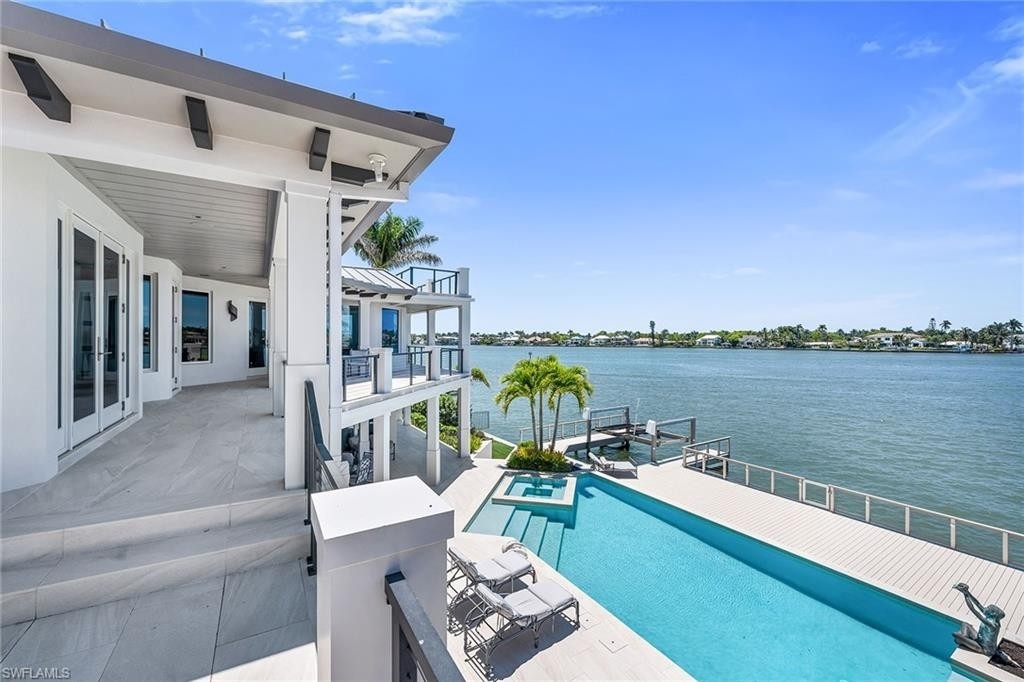 Single Family Home for Sale at Royal Harbor, Naples, FL 34102
