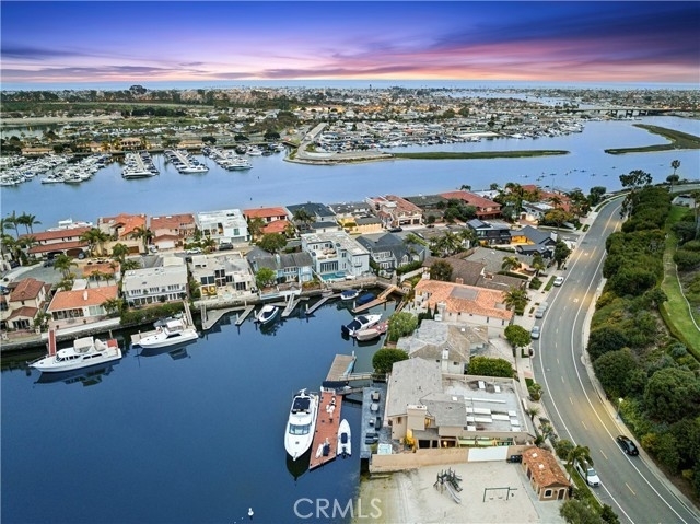 26. Single Family Homes for Sale at Dover Shores, Newport Beach, CA 92660