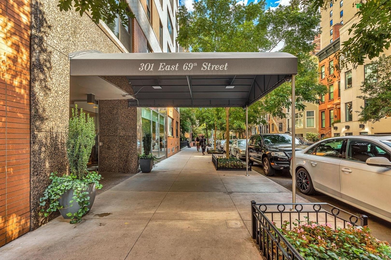 8. Co-op Properties for Sale at The Mayfair, 301 E 69TH ST, 5N Lenox Hill, New York, NY 10021