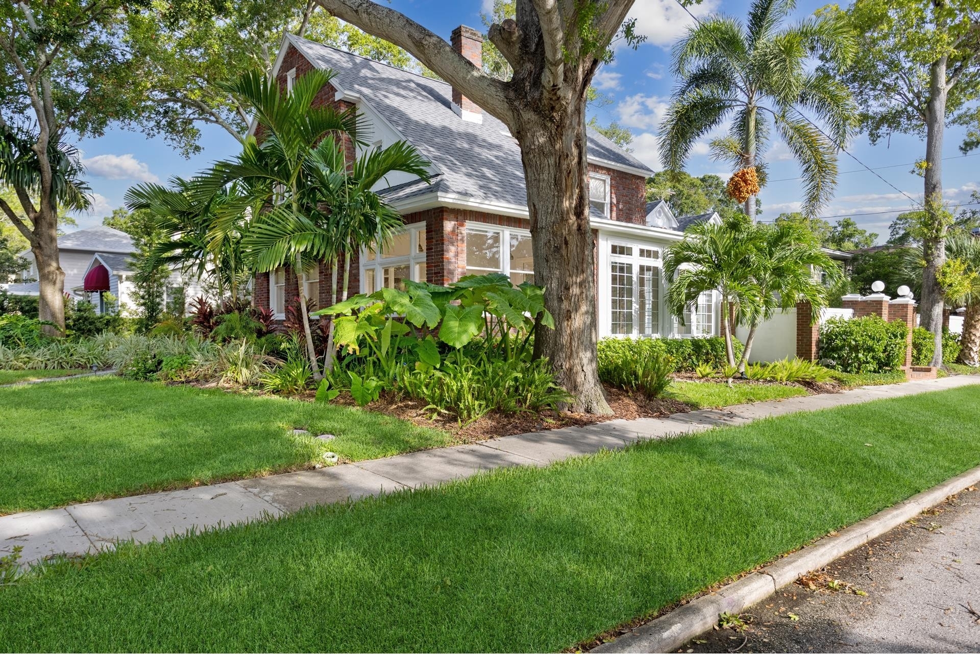 3. Single Family Homes for Sale at Historic Old Northeast, St. Petersburg, FL 33704