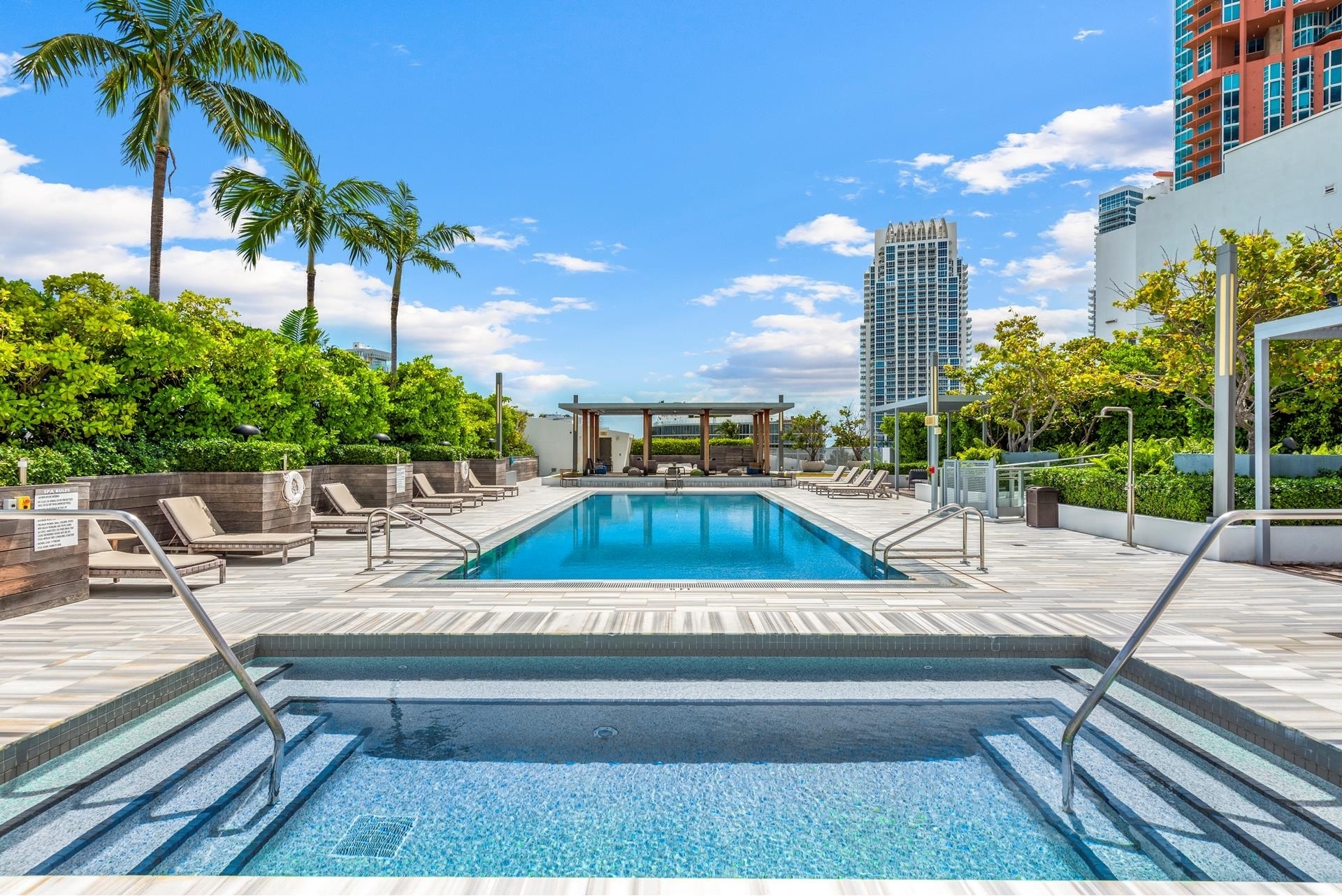 14. Condominiums for Sale at 801 S Pointe Dr, 305 SoFi, Miami Beach, FL 33139
