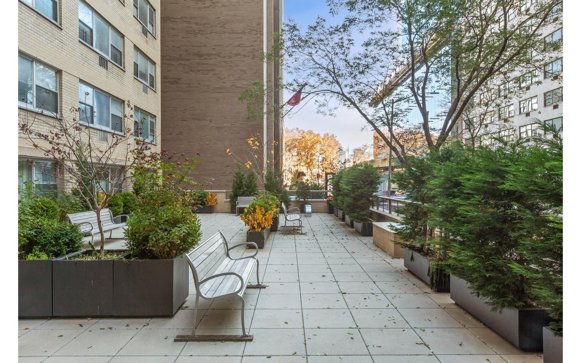 14. Co-op Properties for Sale at 333 East 46Th Stree, 333 E 46TH ST, 11H Turtle Bay, New York, NY 10017