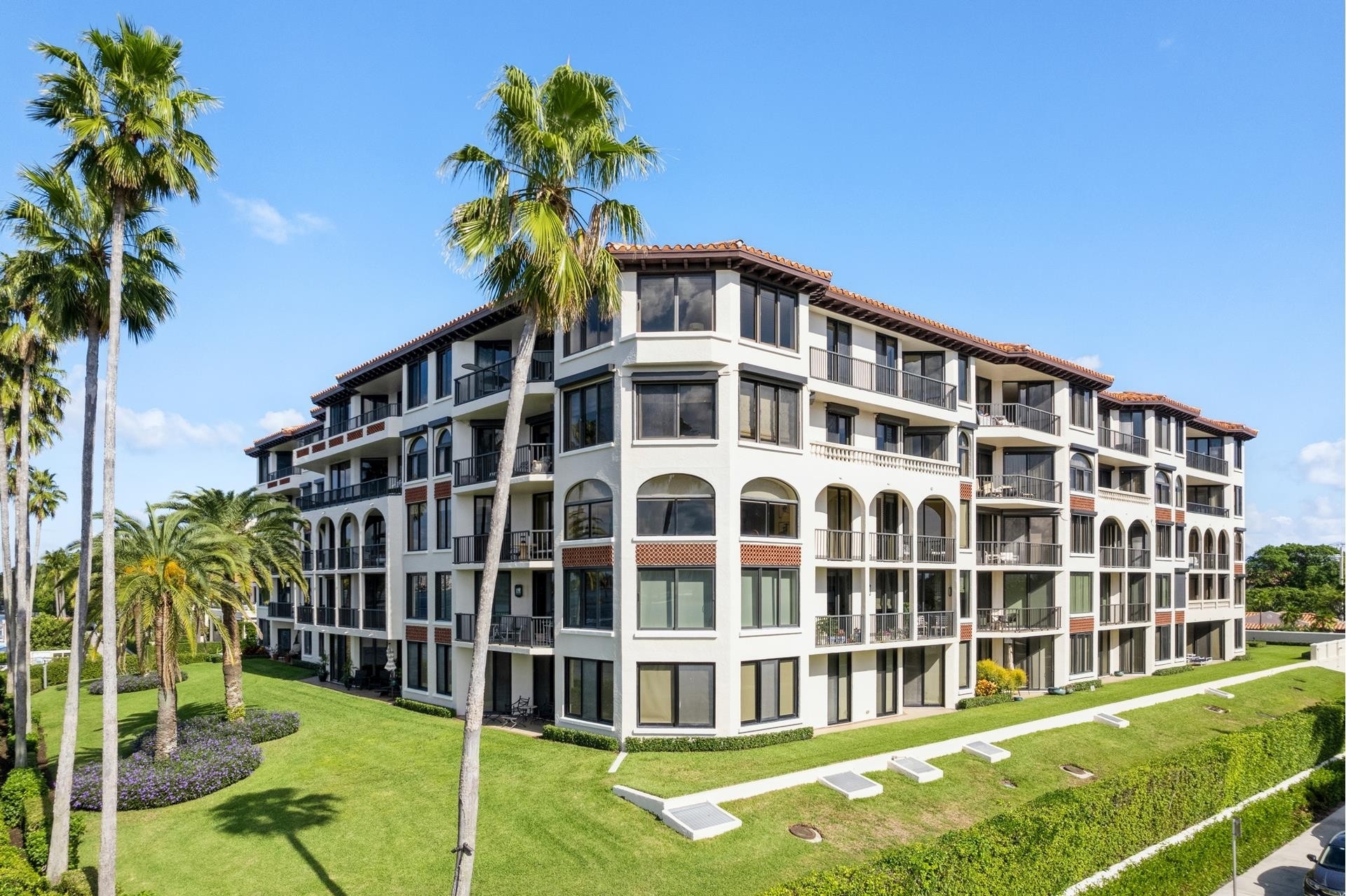 14. Condominiums for Sale at 200 Bradley Place, 301 Palm Beach, FL 33480