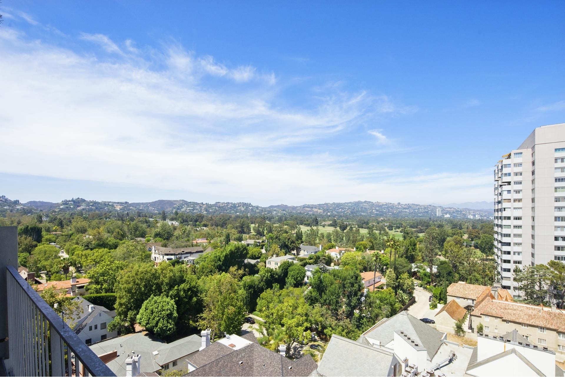 5. Condominiums for Sale at 10375 Wilshire Blvd, 9HK Holmby Hills, Los Angeles, CA 90024