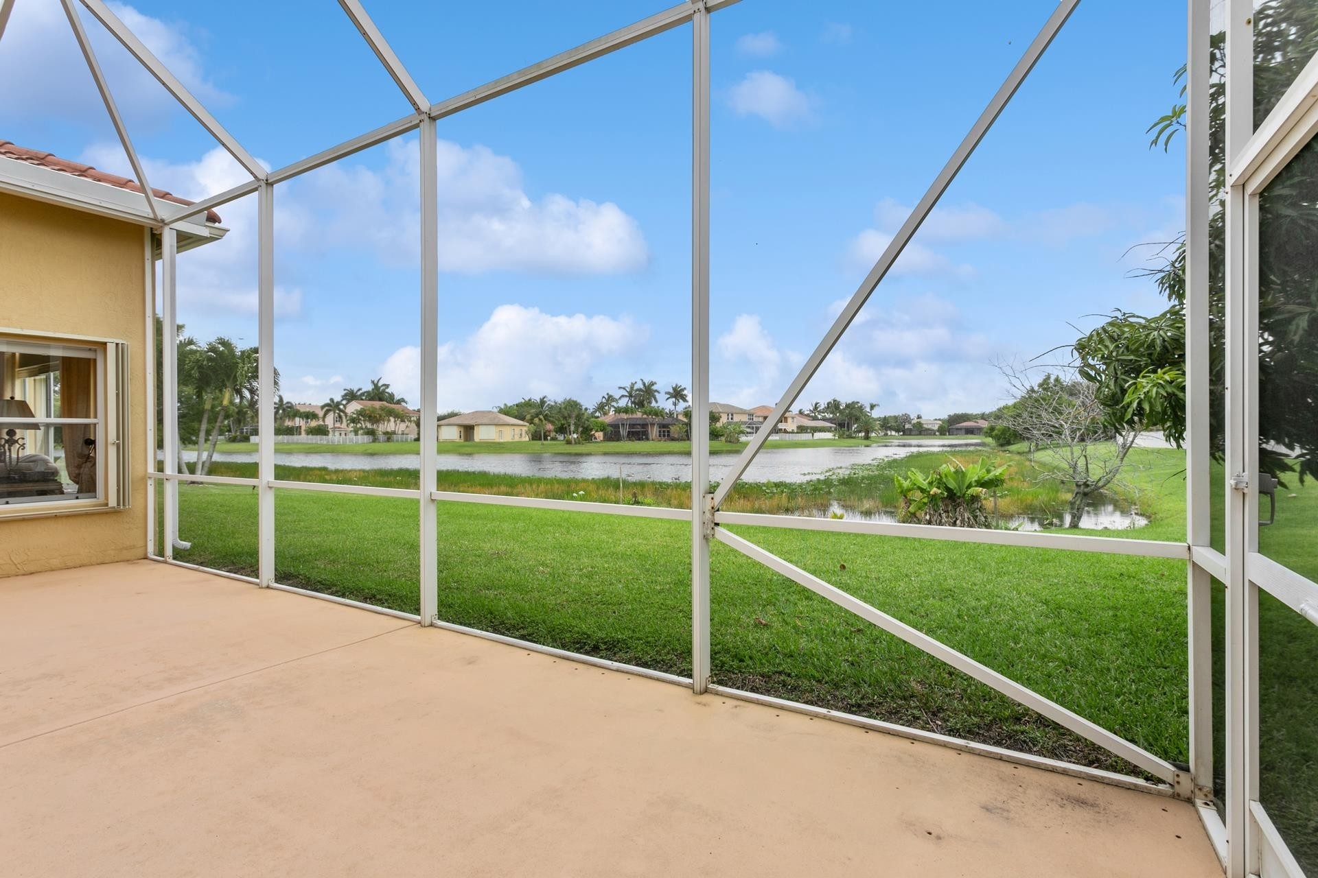 28. Single Family Homes for Sale at Winston Trails, Lake Worth, FL 33463