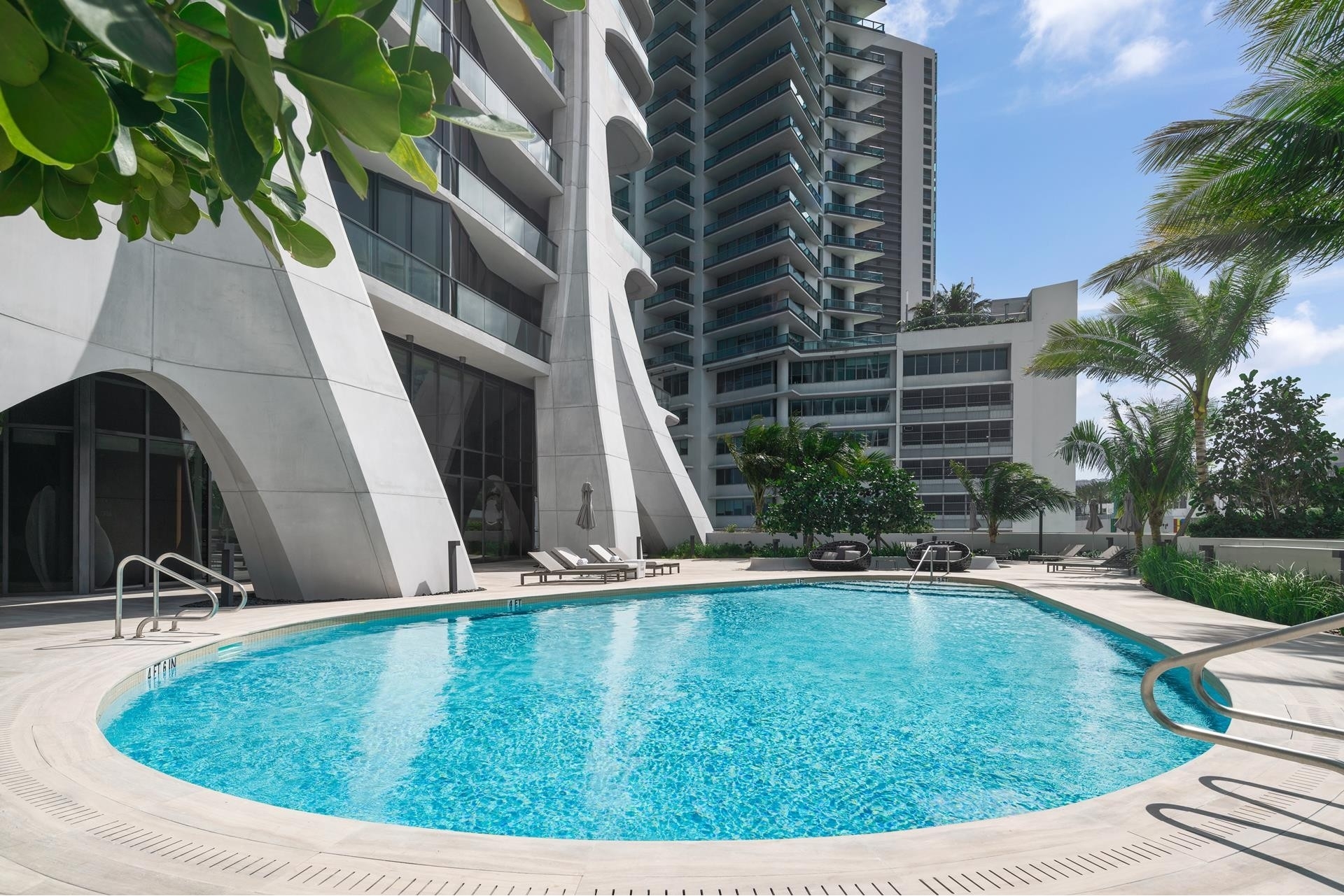 38. Condominiums for Sale at 1000 Biscayne Blvd, 2701 Park West, Miami, FL 33132